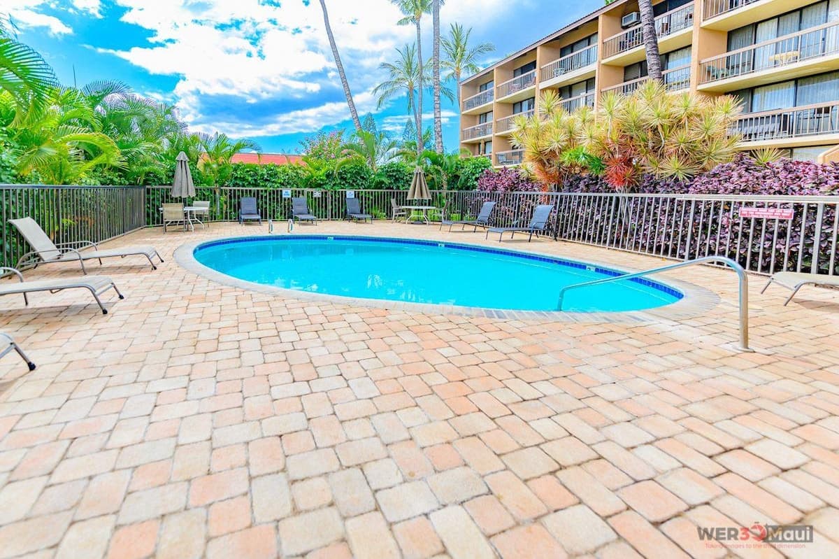 Condo in Kihei · ★4.82 · 2 bedrooms · 4 beds · 2 shared baths - Photo 4
