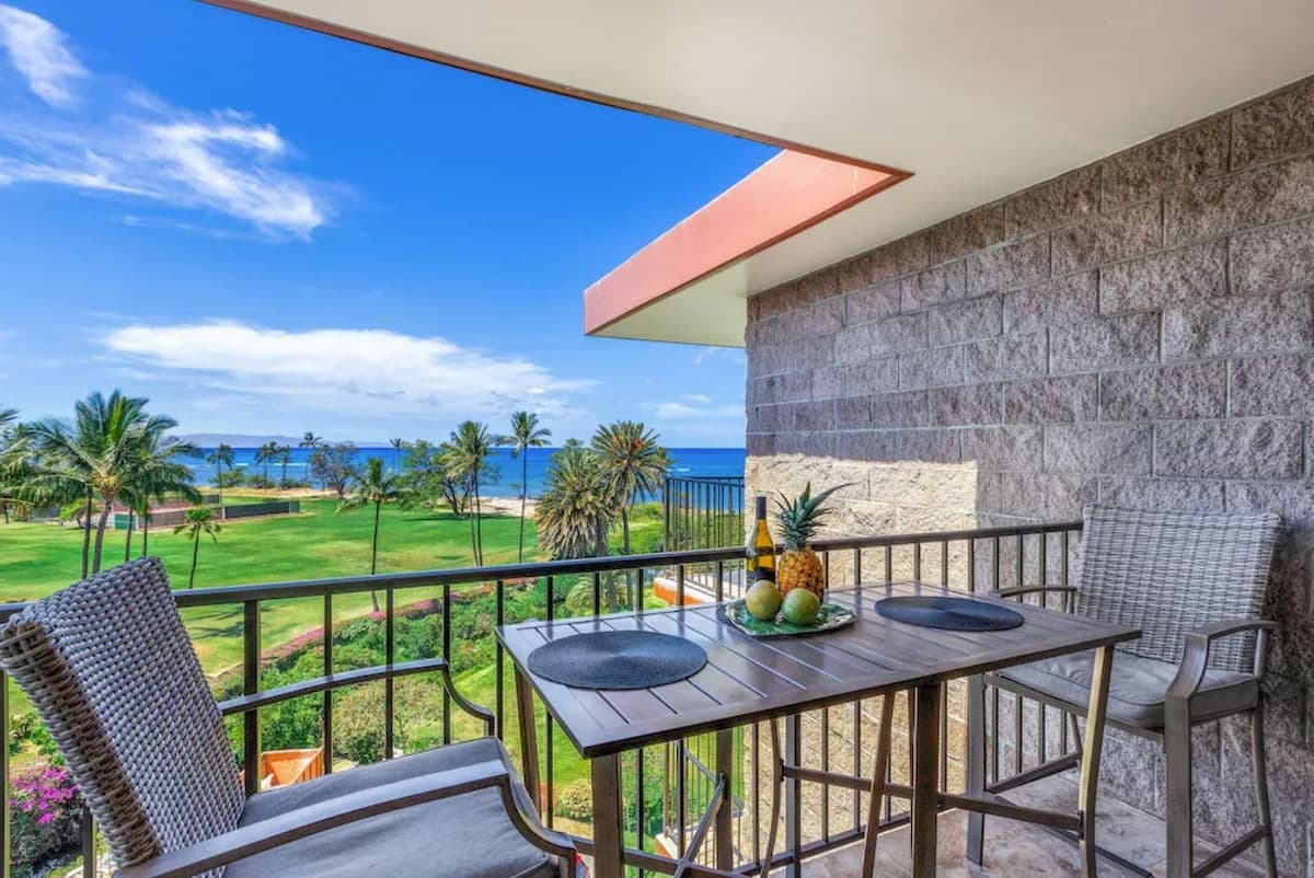 Condo in Kihei · ★5.0 · 2 bedrooms · 3 beds · 2 baths - Photo 2