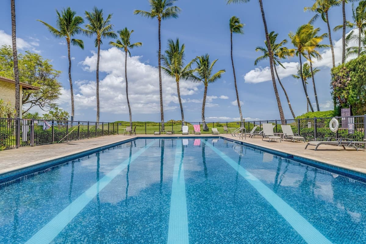 Condo in Kihei · ★4.82 · 1 bedroom · 2 beds · 1 shared bath - Photo 5
