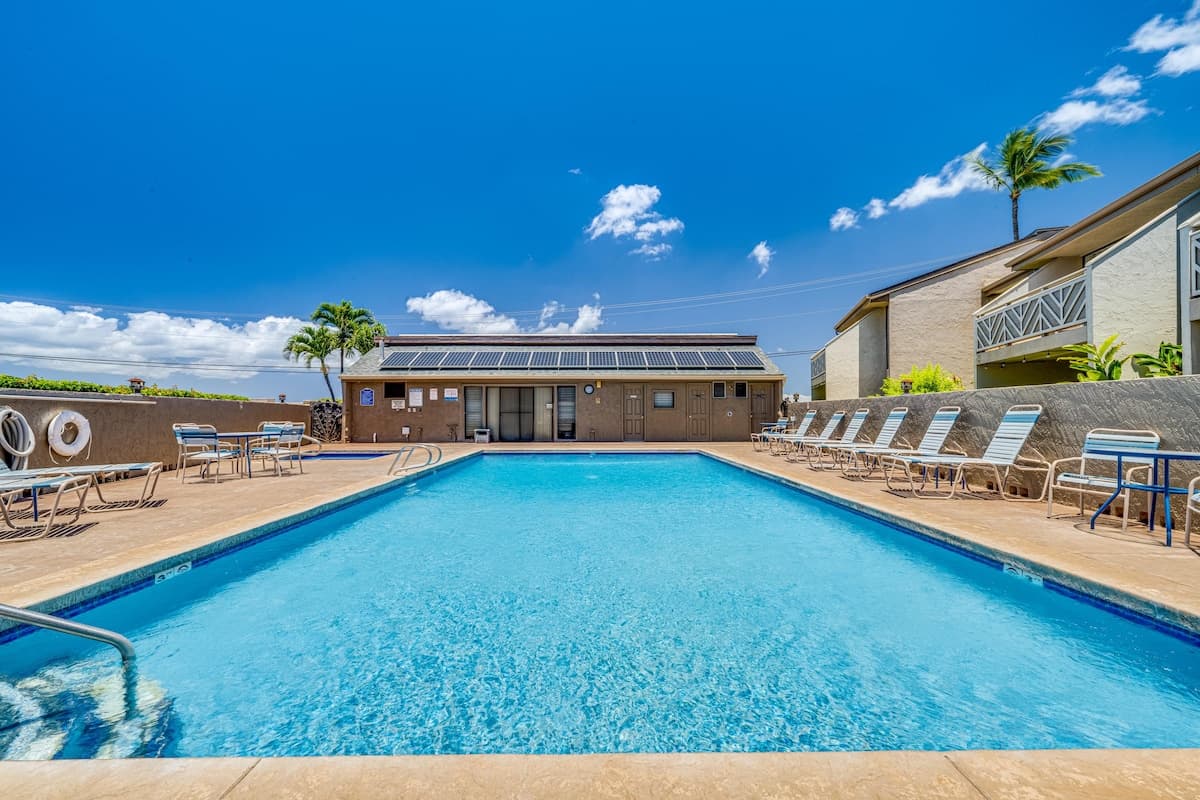 Condo in Kihei · ★4.8 · 2 bedrooms · 3 beds · 1 shared bath - Photo 4