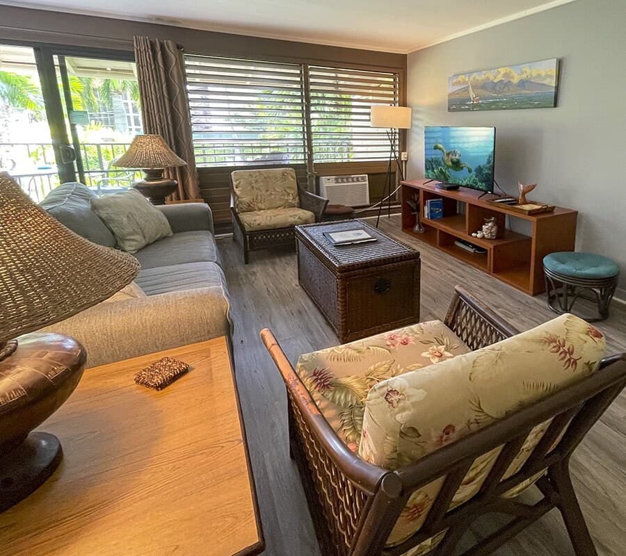Condo in Lahaina · ★4.77 · 2 bedrooms · 4 beds · 1 private bath - Photo 4