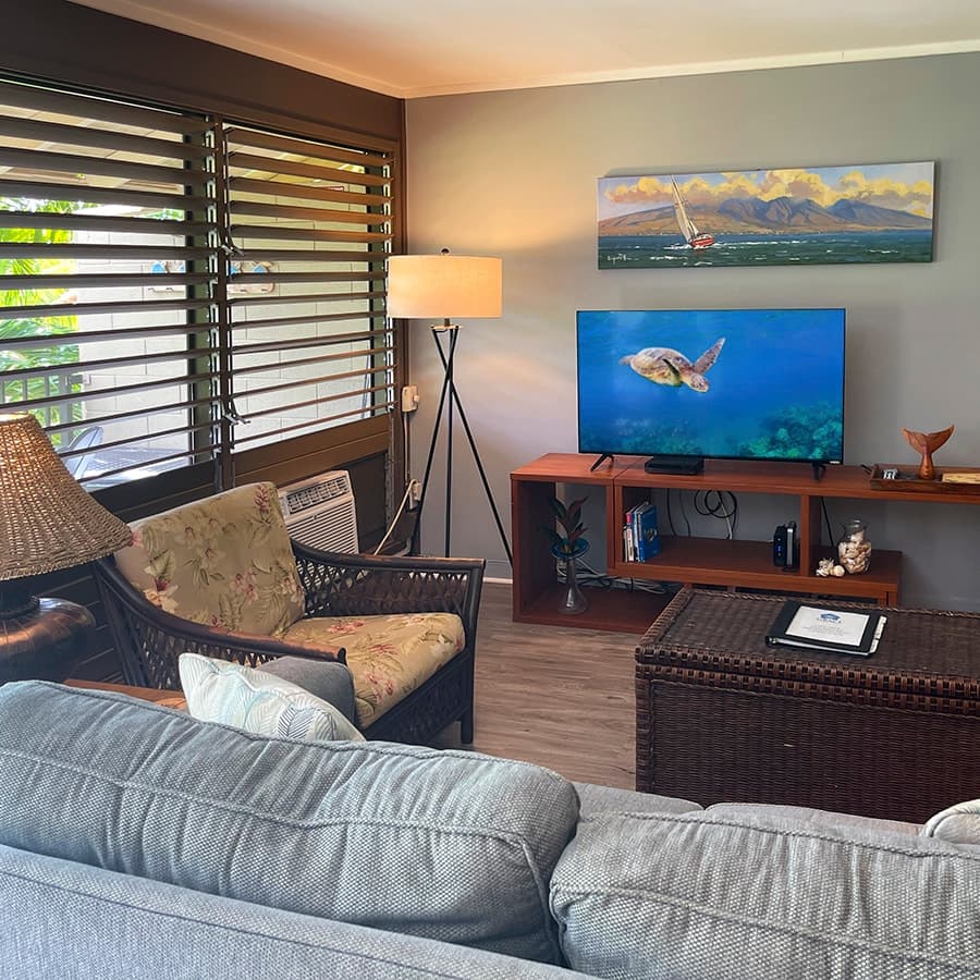 Condo in Lahaina · ★4.77 · 2 bedrooms · 4 beds · 1 private bath - Photo 5
