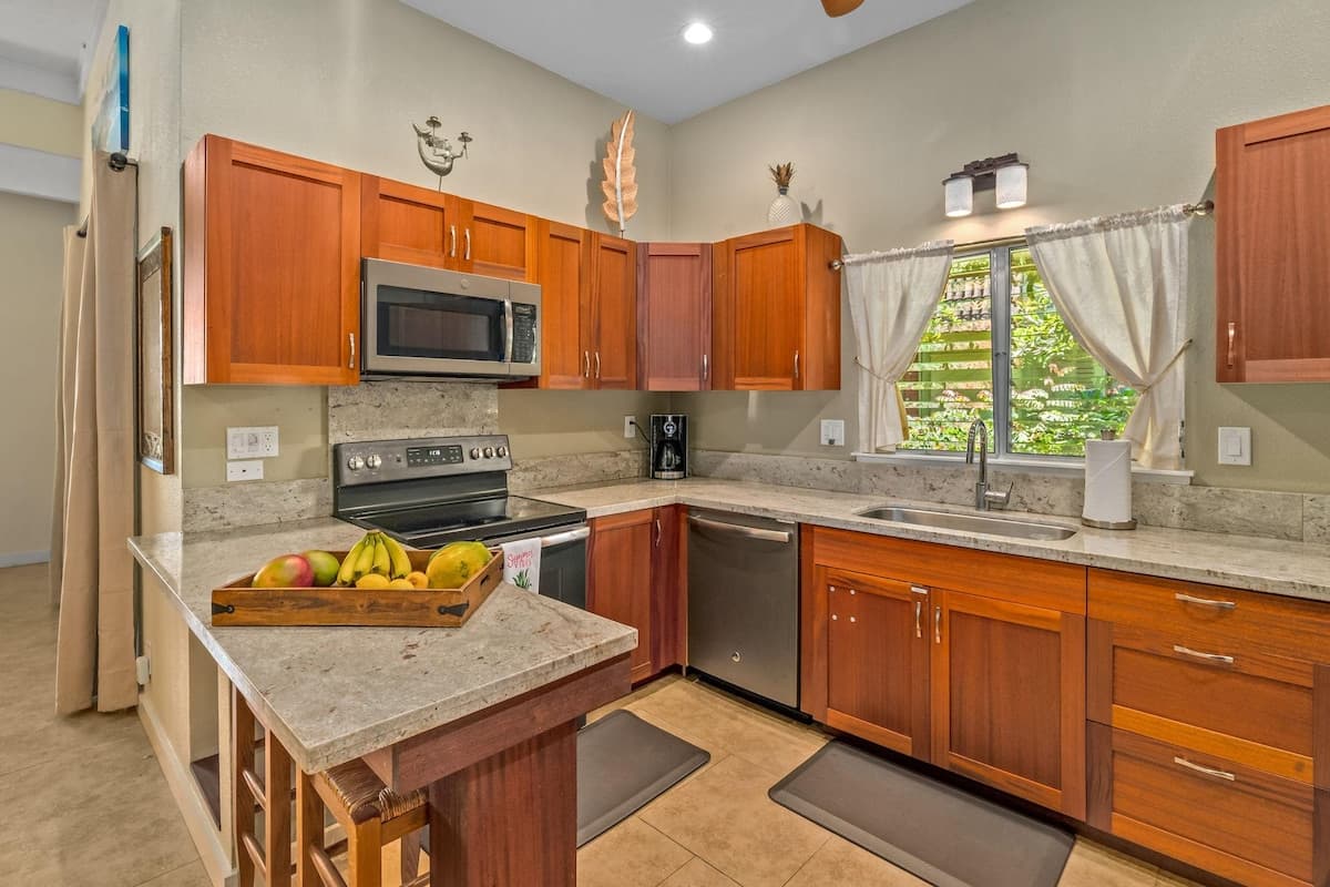 Condo in Princeville · ★4.71 · 2 bedrooms · 3 beds · 2 baths - Photo 2