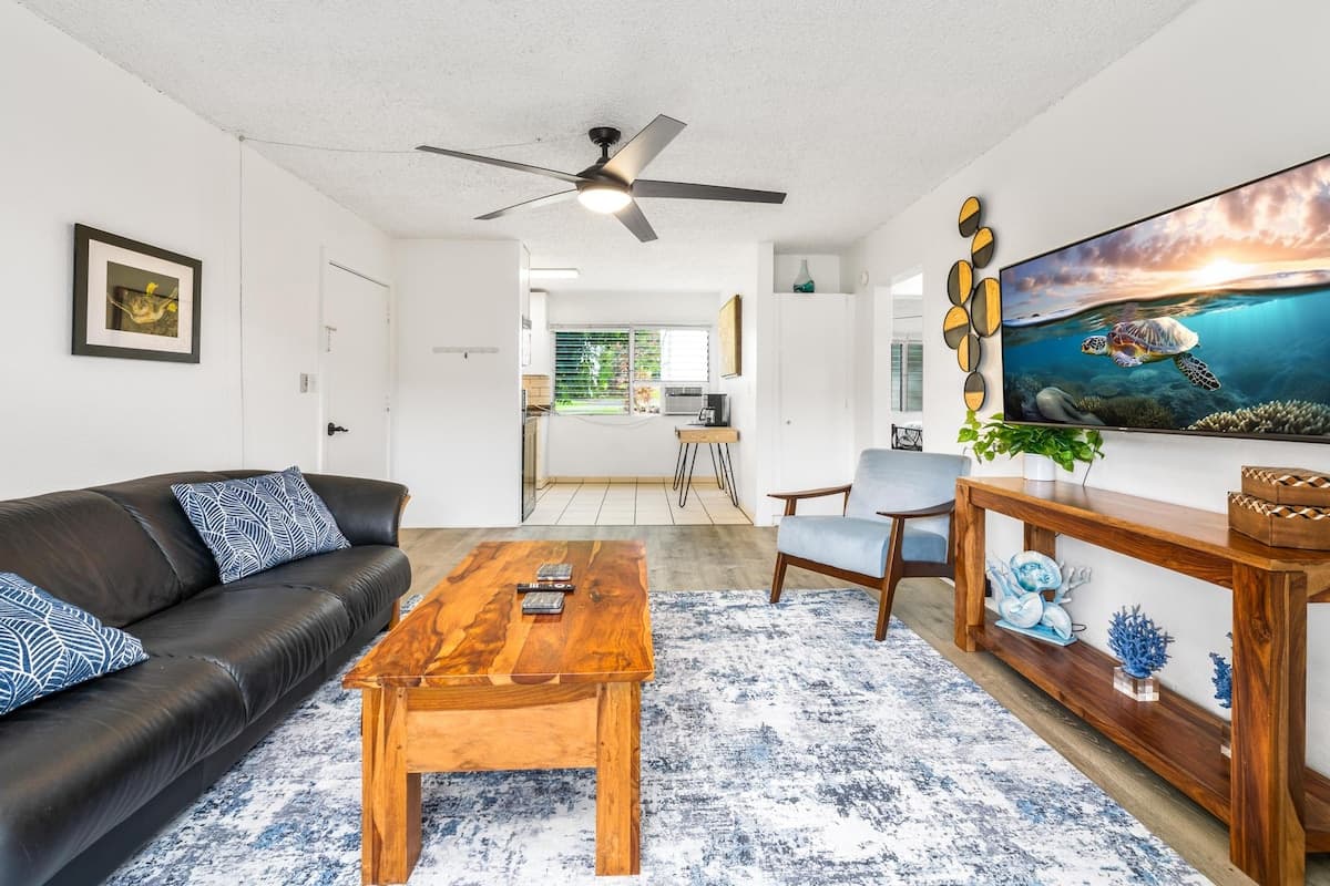 Condo in Kailua-Kona · ★4.5 · 1 bedroom · 1 bed · 1 shared bath - Photo 4