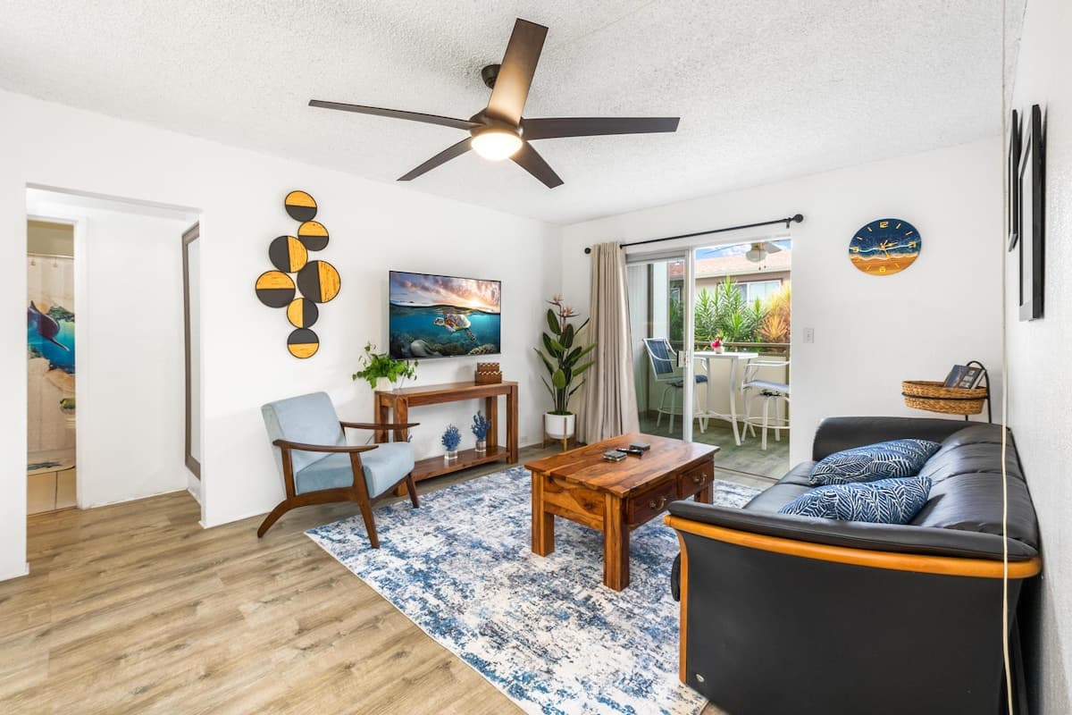 Condo in Kailua-Kona · ★4.5 · 1 bedroom · 1 bed · 1 shared bath - Photo 2