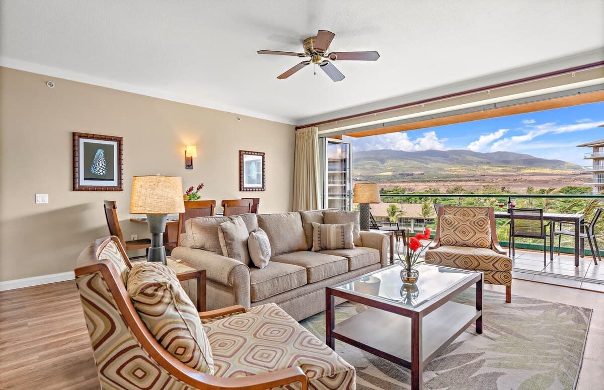 Condo in Lahaina · ★4.67 · 2 bedrooms · 3 beds · 2 baths - Photo 5