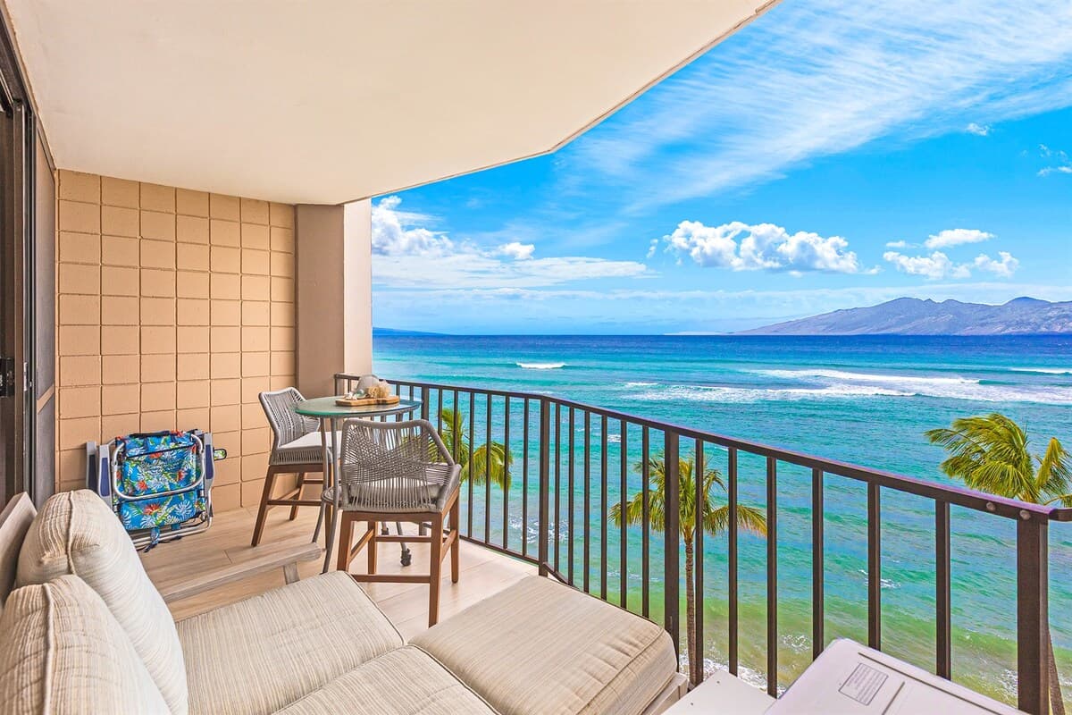 Condo in Lahaina · ★4.97 · Studio · 2 beds · 1 bath - Photo 3