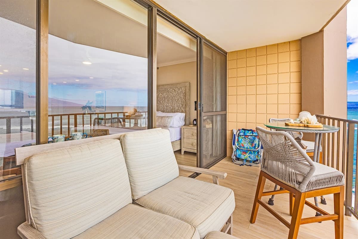 Condo in Lahaina · ★4.97 · Studio · 2 beds · 1 bath - Photo 4