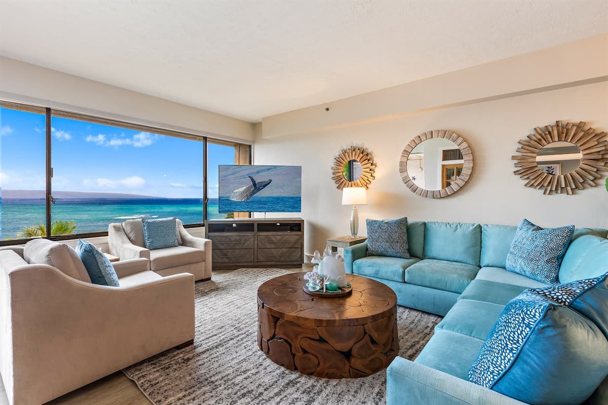 Condo in Lahaina · ★4.96 · 2 bedrooms · 3 beds · 2 baths - Photo 2