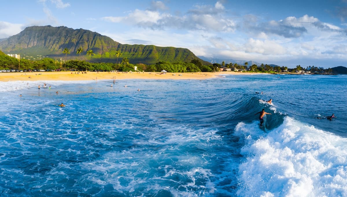 Home in Waianae · ★4.99 · 4 bedrooms · 7 beds · 2.5 private baths - Photo 4