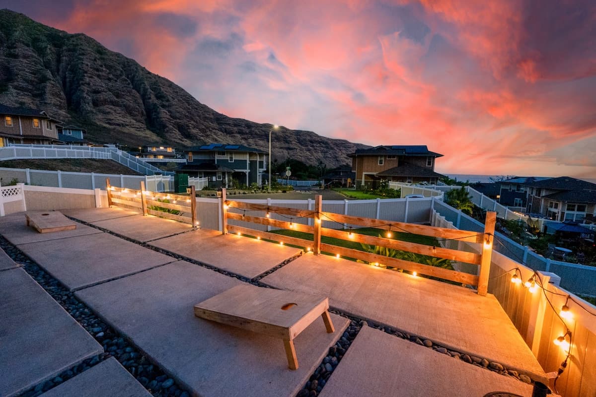 Home in Waianae · ★4.99 · 4 bedrooms · 7 beds · 2.5 private baths - Photo 5