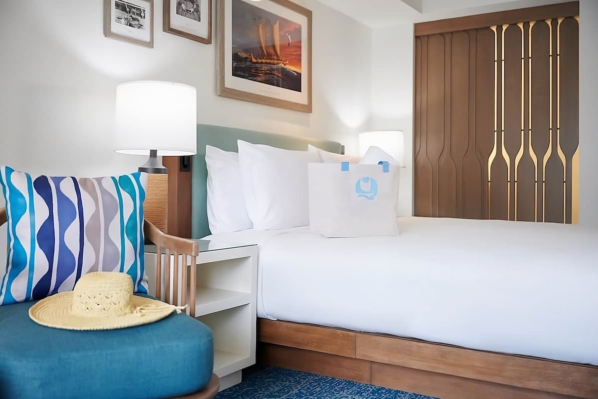 Standard 1 King Bed at Reef Waikiki Beach Resort - Photo 5