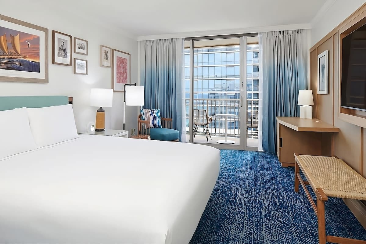 Standard 1 King Bed at Reef Waikiki Beach Resort - Photo 2