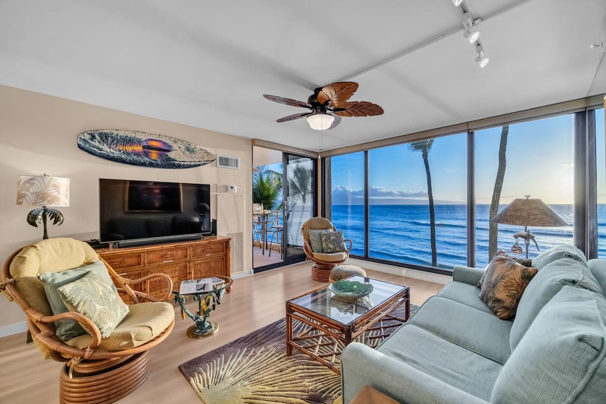 Condo in Lahaina · ★5.0 · 1 bedroom · 2 beds · 2 baths - Photo 5