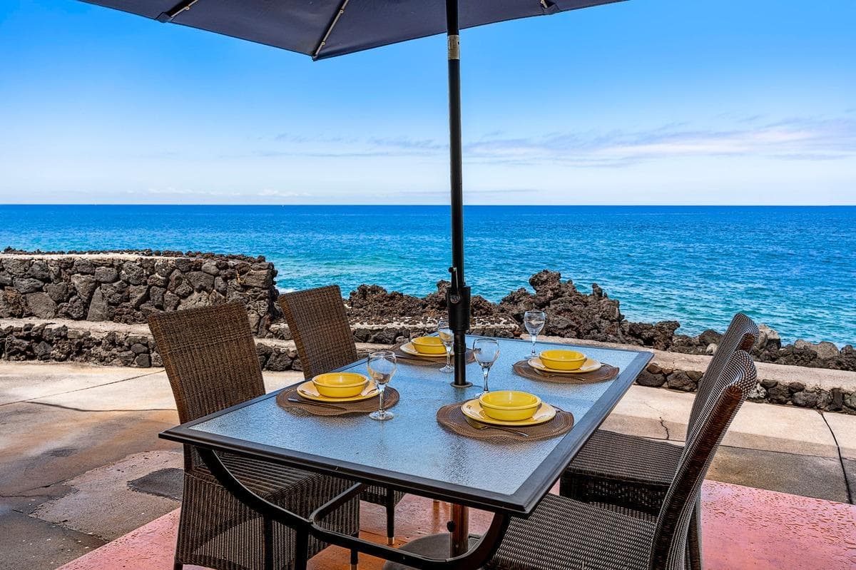 Condo in Kailua-Kona · ★4.75 · 2 bedrooms · 3 beds · 2 private baths - Photo 1