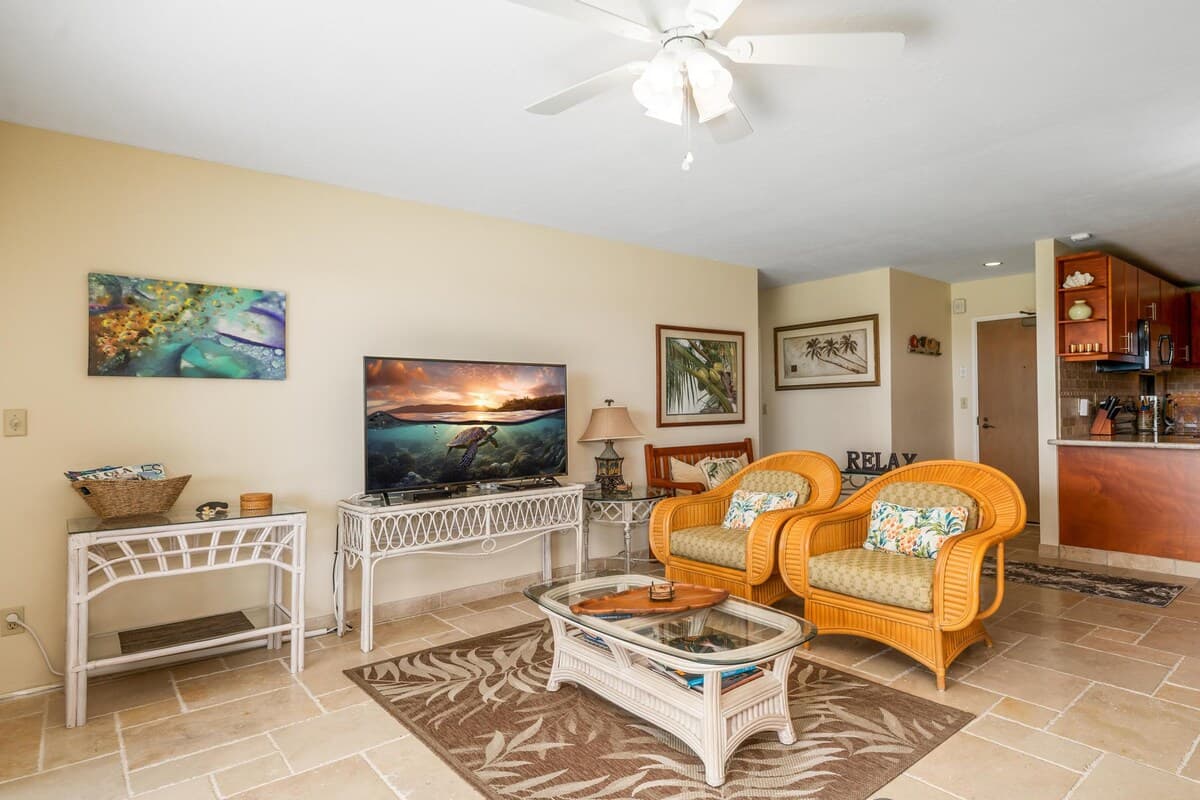 Condo in Kailua-Kona · ★4.71 · 2 bedrooms · 2 beds · 2 shared baths - Photo 5