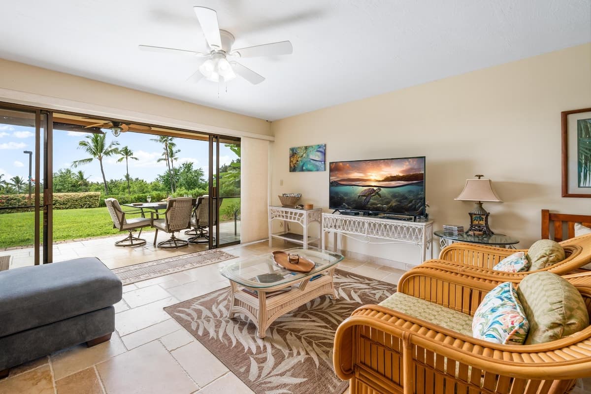 Condo in Kailua-Kona · ★4.71 · 2 bedrooms · 2 beds · 2 shared baths - Photo 1
