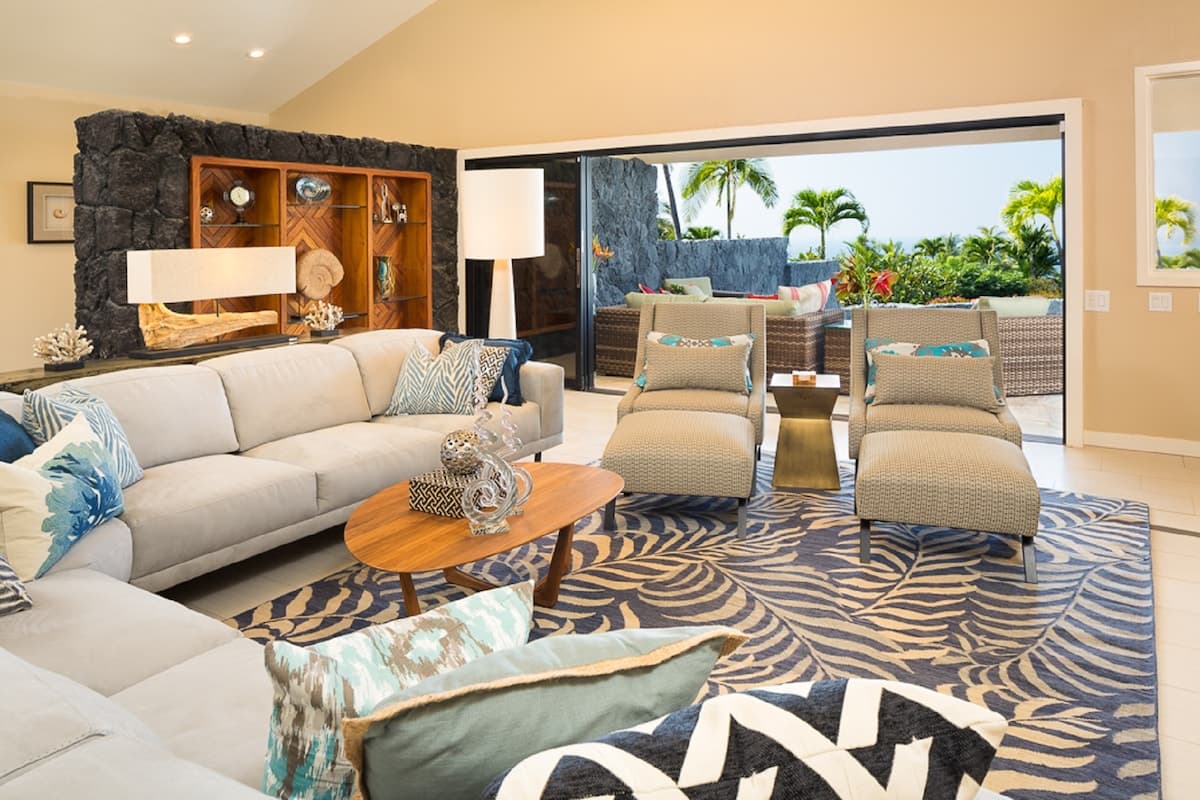 Home in Kailua-Kona · ★4.53 · 5 bedrooms · 7 beds · 3.5 private baths - Photo 3