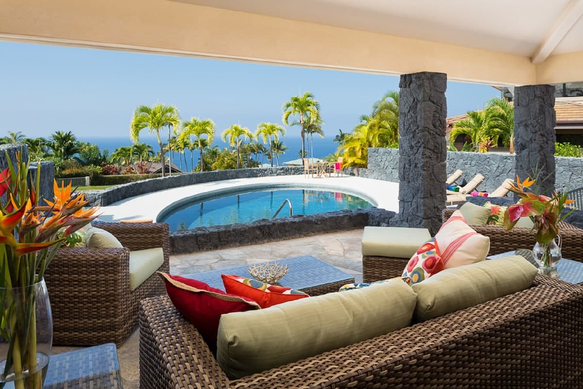 Home in Kailua-Kona · ★4.53 · 5 bedrooms · 7 beds · 3.5 private baths - Photo 4