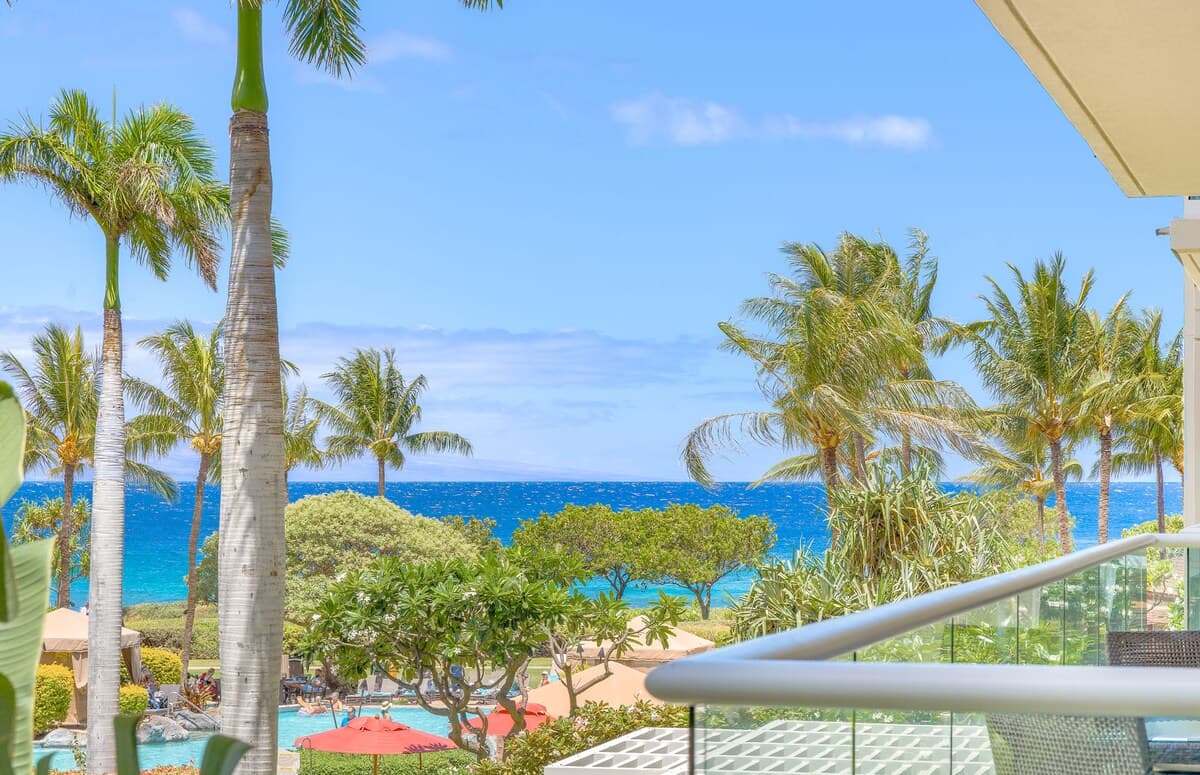 Condo in Lahaina · ★4.67 · 4 bedrooms · 6 beds · 4 baths - Photo 2