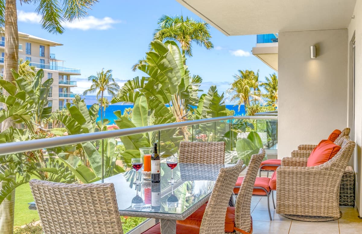 Condo in Lahaina · ★4.67 · 4 bedrooms · 6 beds · 4 baths - Photo 1