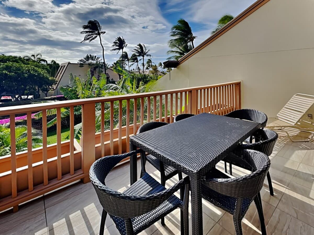 Condo in Kihei · ★4.75 · 2 bedrooms · 3 beds · 2 shared baths - Photo 5