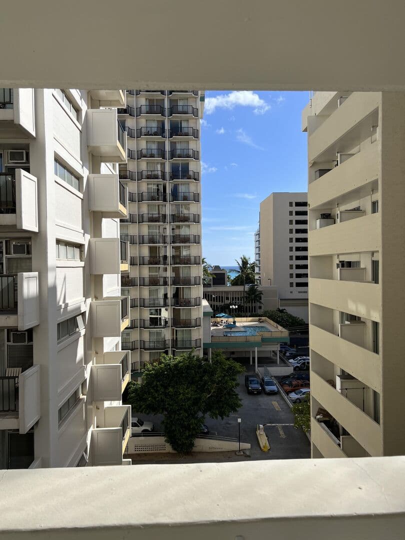 Condo in Honolulu · ★4.63 · 1 bedroom · 1 bed · 1 private bath - Photo 5