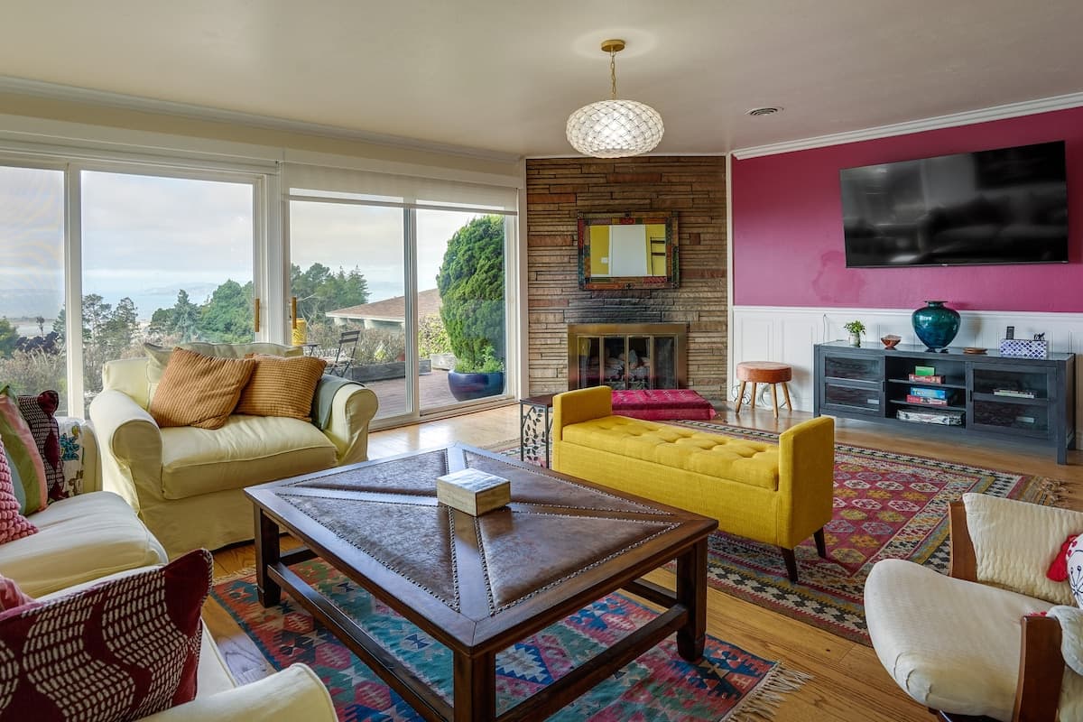 Bay Views & Golden Gate Bridge, Deck + Fireplace - Photo 4