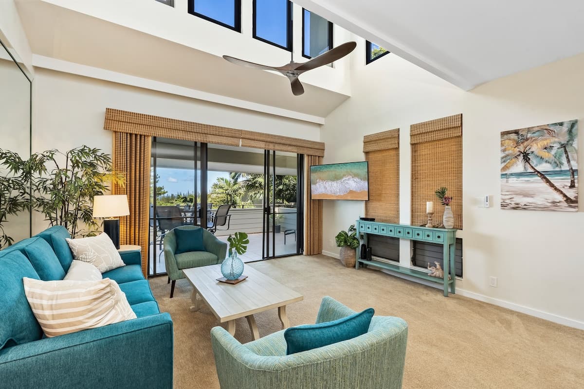 Condo in Lahaina · ★4.83 · 1 bedroom · 2 beds · 2 baths - Photo 1