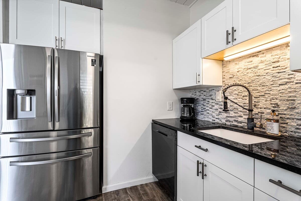 Condo in Kailua-Kona · ★4.93 · 1 bedroom · 2 beds · 1 private bath - Photo 4