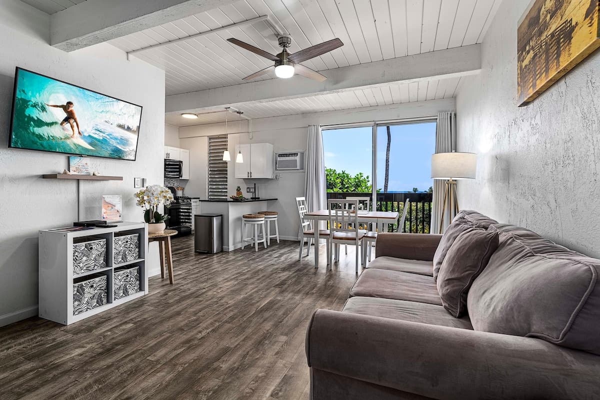 Condo in Kailua-Kona · ★4.93 · 1 bedroom · 2 beds · 1 private bath - Photo 1