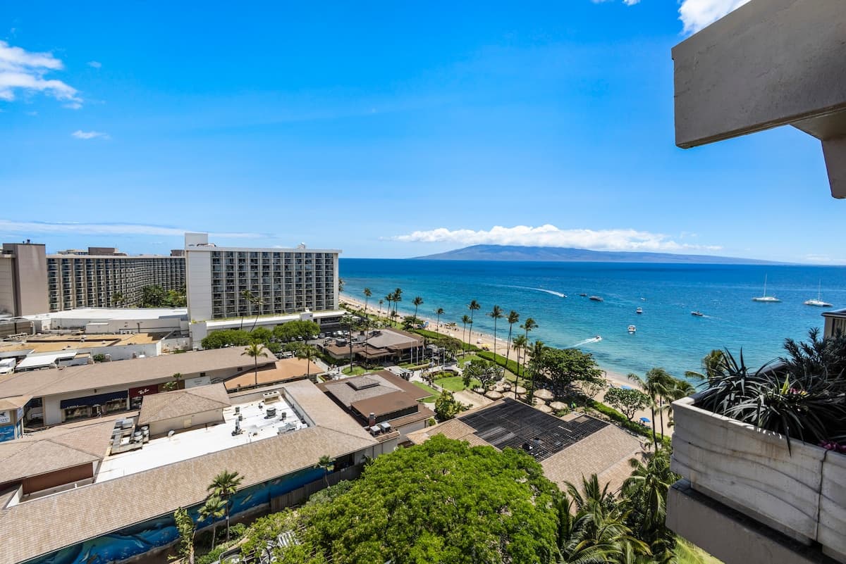 Condo in Lahaina · ★5.0 · 1 bedroom · 1 bed · 2 baths - Photo 1