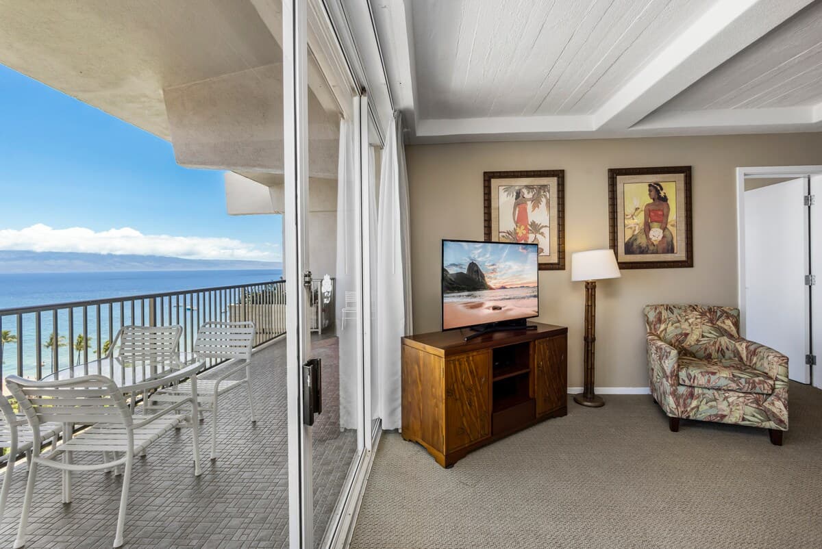 Condo in Lahaina · ★5.0 · 1 bedroom · 1 bed · 2 baths - Photo 5