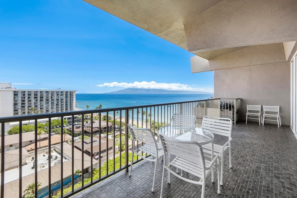 Condo in Lahaina · ★5.0 · 1 bedroom · 1 bed · 2 baths - Photo 2