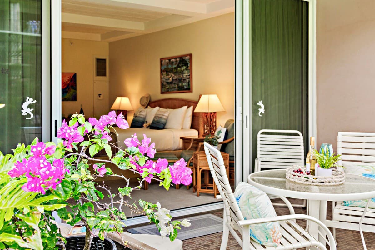 Condo in Lahaina · ★5.0 · Studio · 2 beds · 2 baths - Photo 4