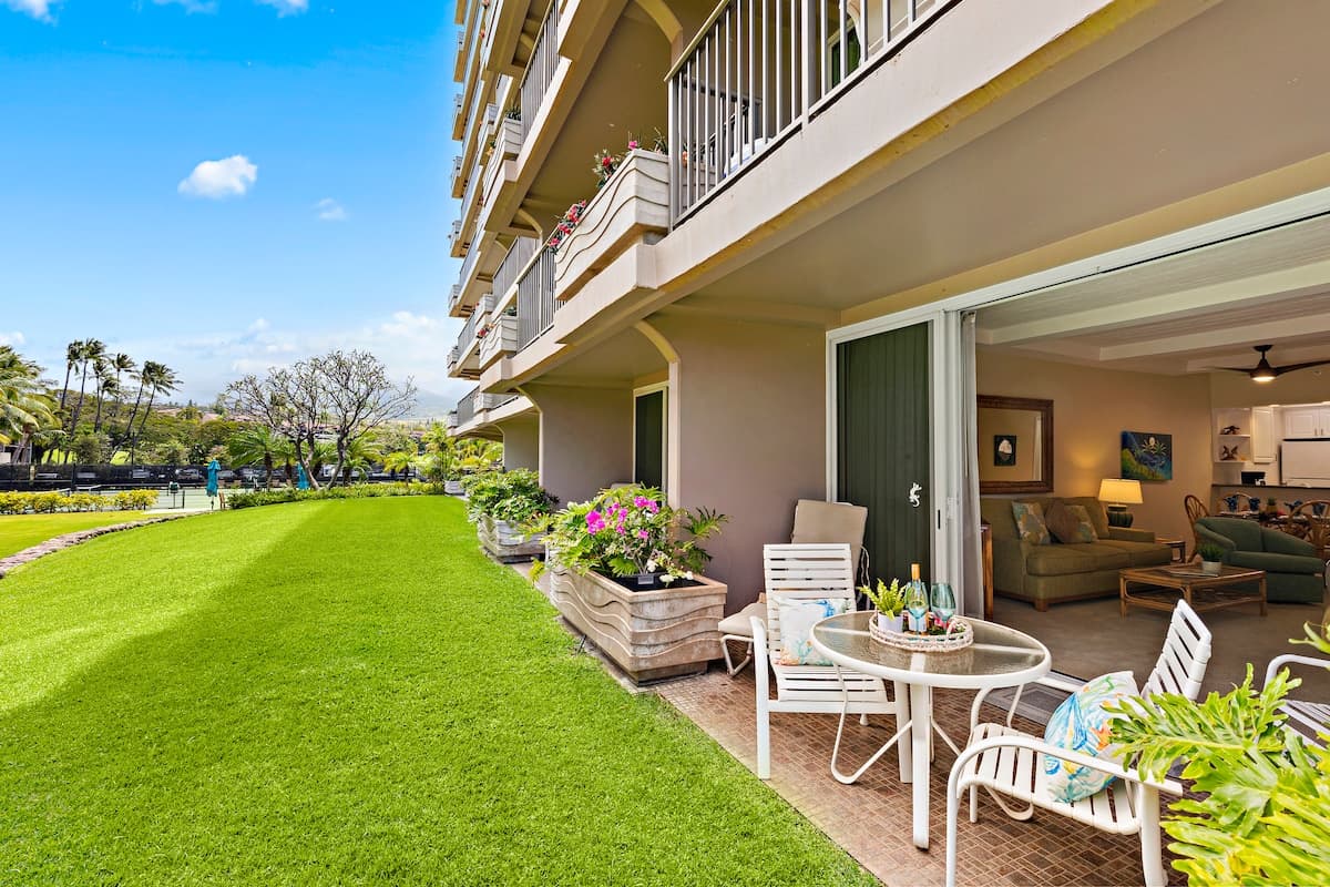 Condo in Lahaina · ★5.0 · Studio · 2 beds · 2 baths - Photo 2