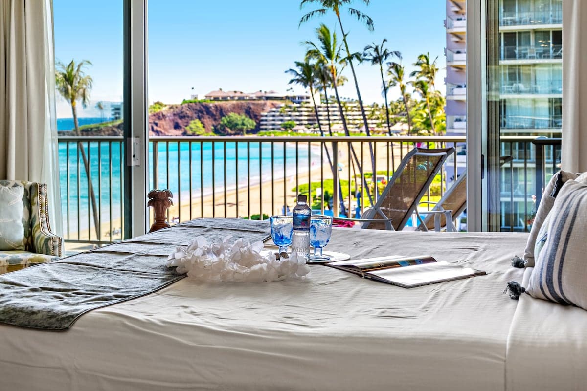 Condo in Lahaina · ★4.5 · 2 bedrooms · 2 beds · 2 baths - Photo 2