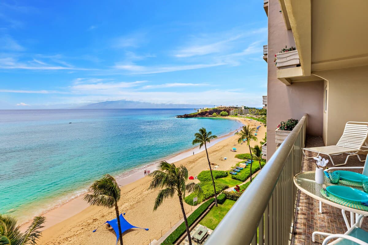 Condo in Lahaina · ★4.67 · 1 bedroom · 1 bed · 2 baths - Photo 3