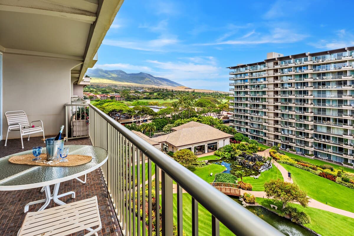 Condo in Lahaina · ★4.67 · 1 bedroom · 1 bed · 2 baths - Photo 5