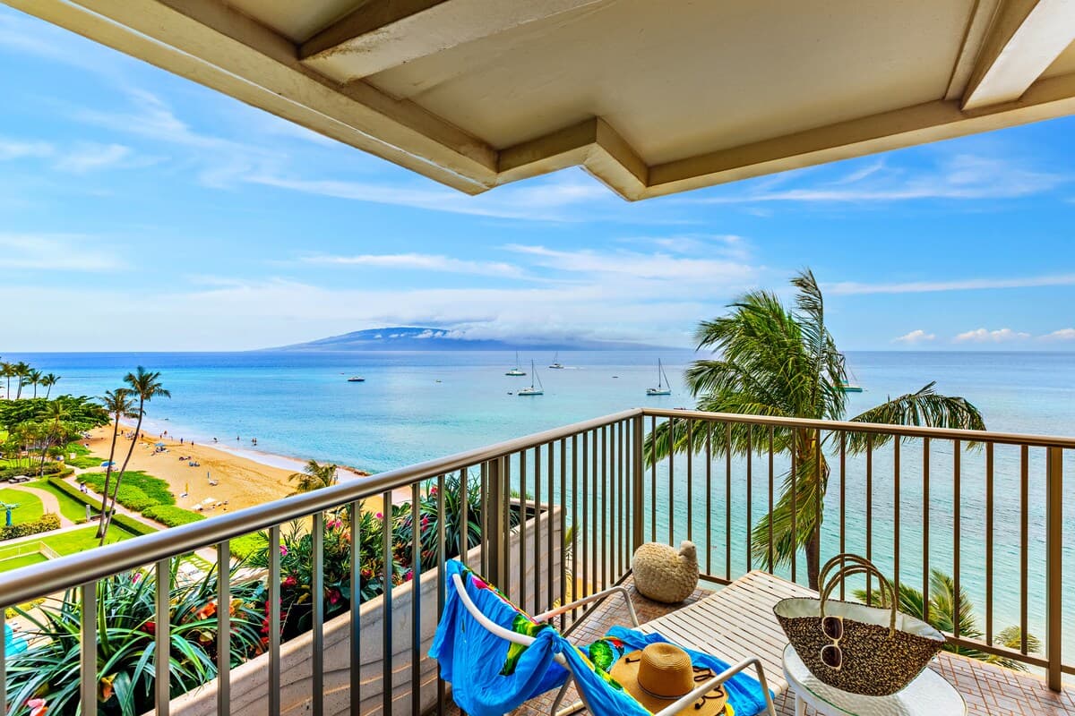 Condo in Lahaina · ★4.67 · 1 bedroom · 1 bed · 2 baths - Photo 4