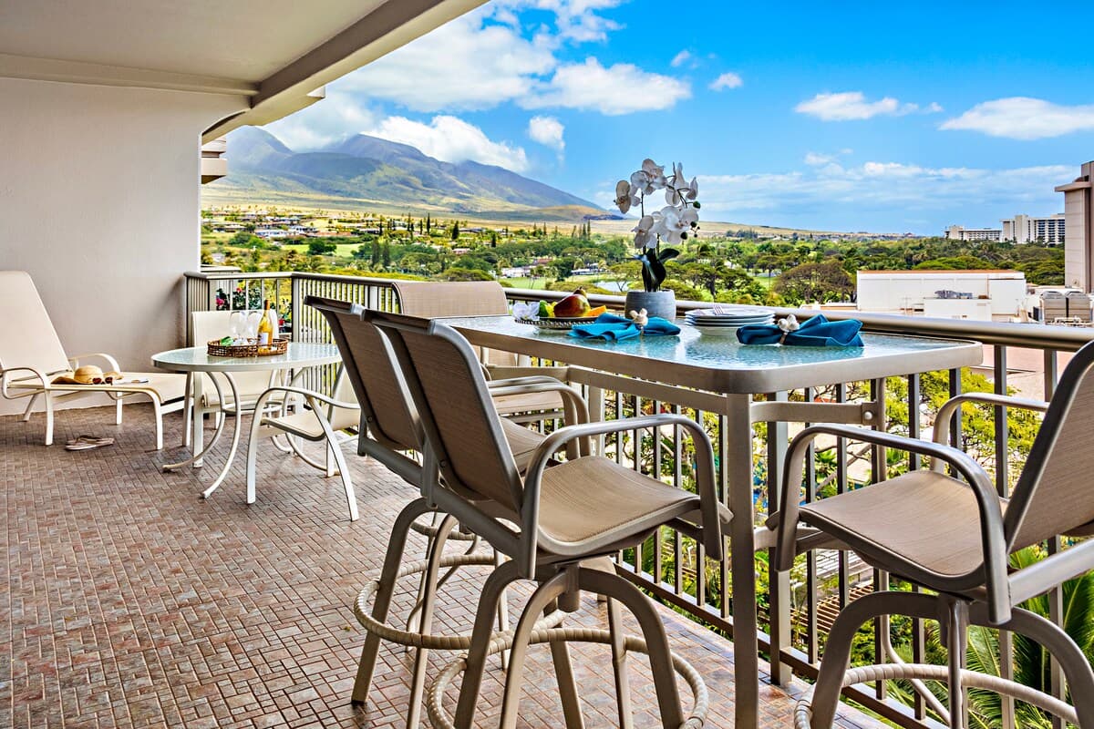 Condo in Lahaina · ★4.33 · 1 bedroom · 1 bed · 2 baths - Photo 5