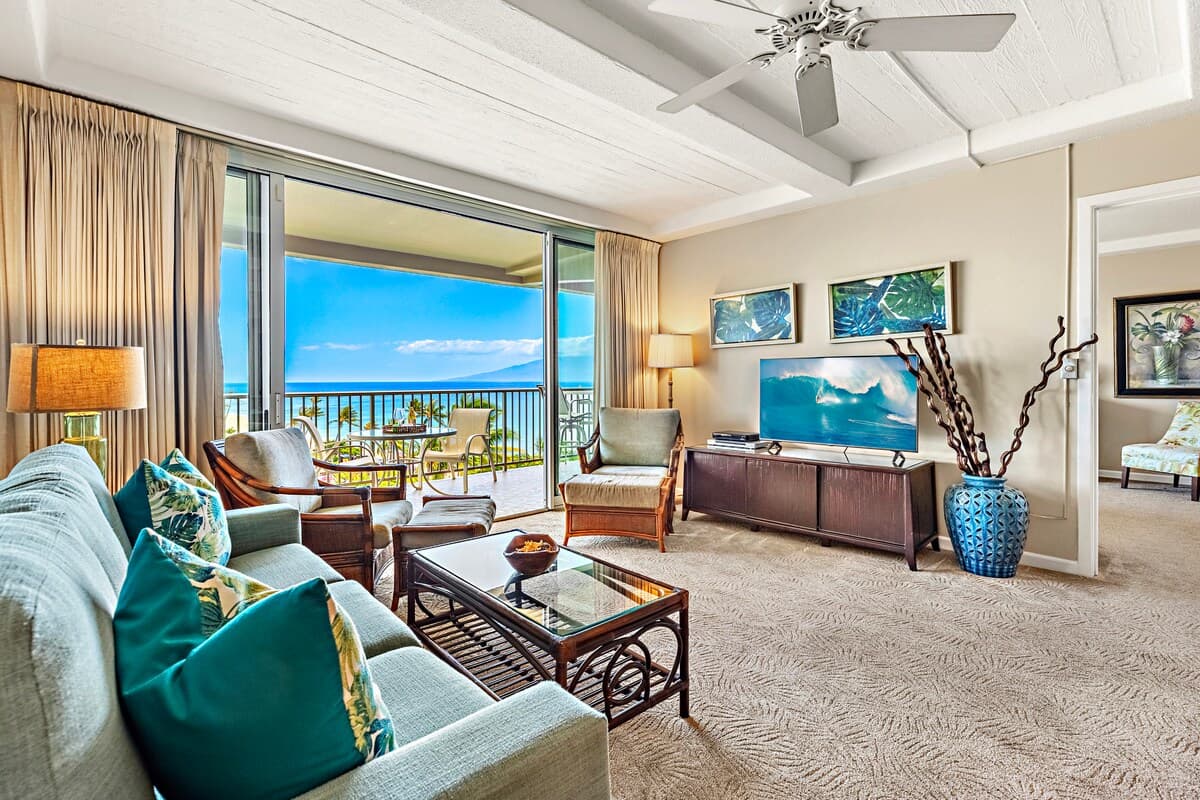 Condo in Lahaina · ★4.33 · 1 bedroom · 1 bed · 2 baths - Photo 2