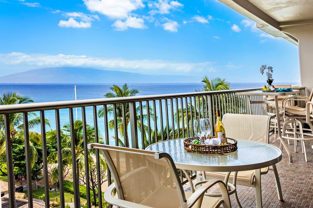 Condo in Lahaina · ★4.33 · 1 bedroom · 1 bed · 2 baths - Photo 1