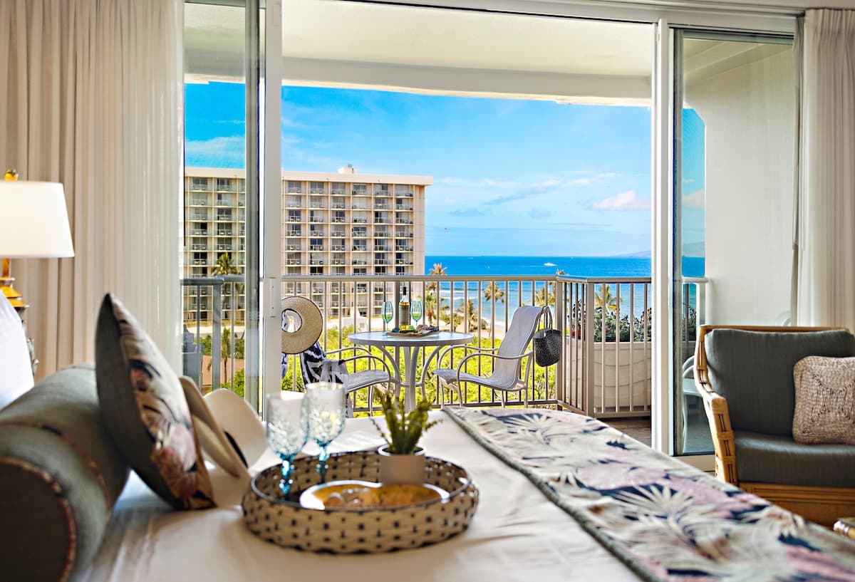 Condo in Lahaina · ★5.0 · Studio · 1 bath - Photo 1