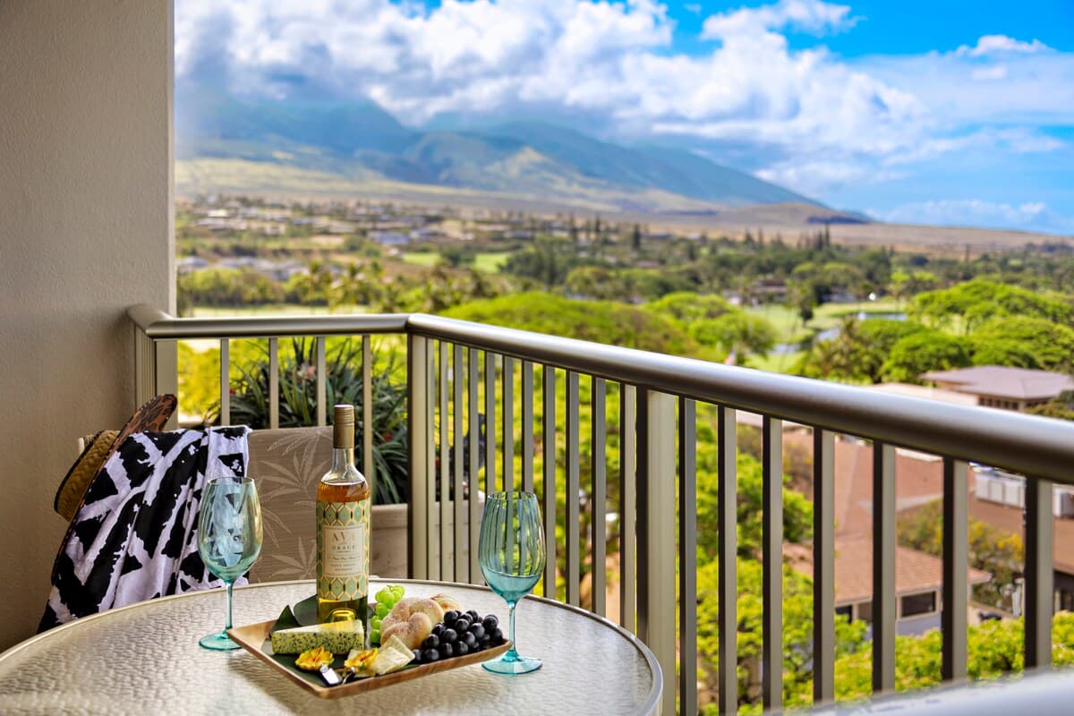 Condo in Lahaina · ★5.0 · Studio · 1 bath - Photo 5