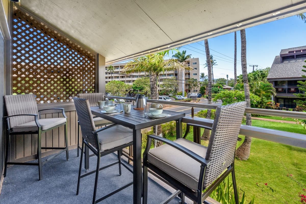 Condo in Kihei · ★4.67 · 2 bedrooms · 3 beds · 2 baths - Photo 4