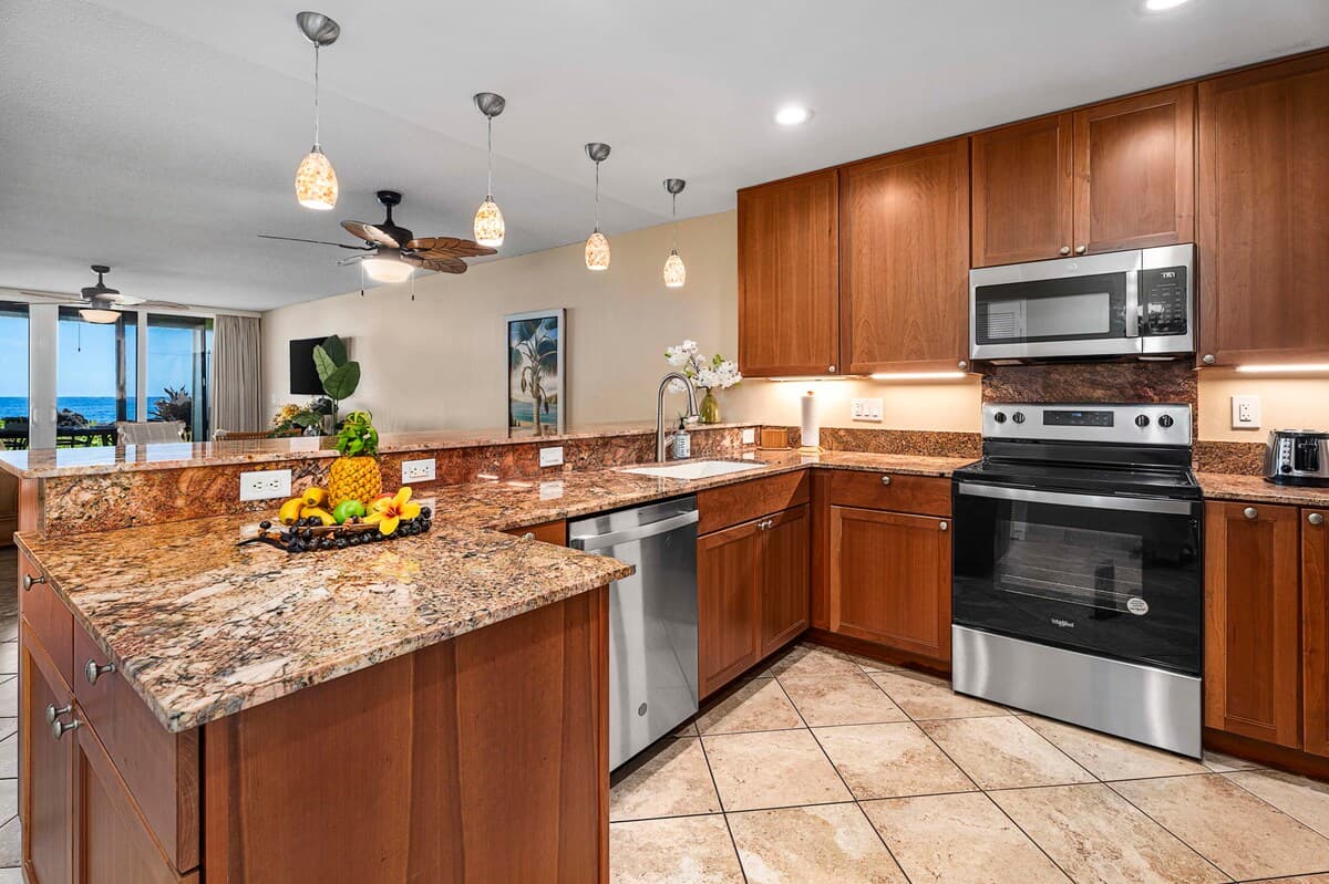 Condo in Kailua-Kona · ★4.92 · 2 bedrooms · 3 beds · 2 baths - Photo 5