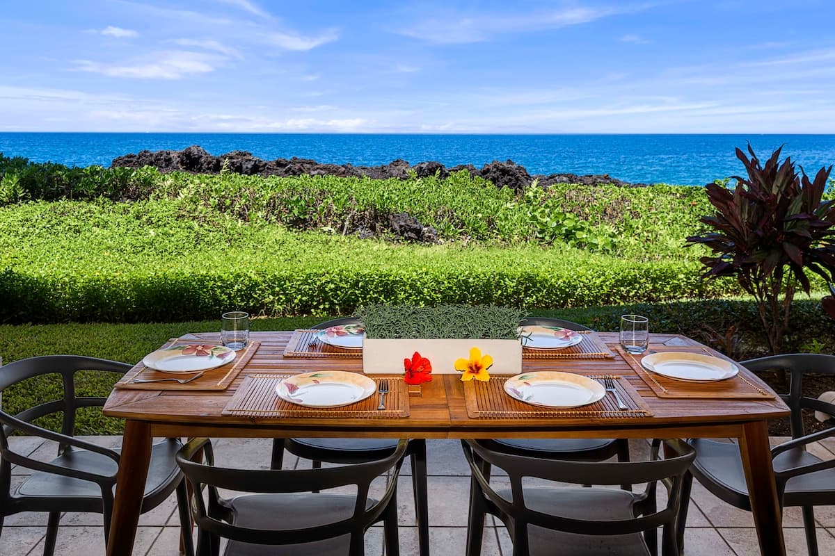 Condo in Kailua-Kona · ★4.92 · 2 bedrooms · 3 beds · 2 baths - Photo 1
