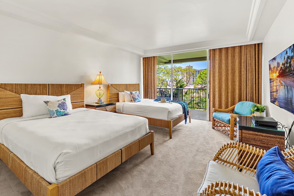Condo in Lahaina · ★5.0 · 2 bedrooms · 2 beds · 2 baths - Photo 5