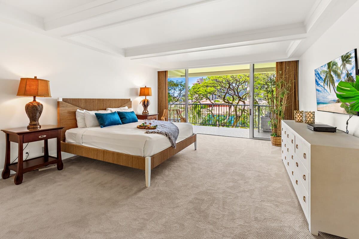 Condo in Lahaina · ★5.0 · 2 bedrooms · 2 beds · 2 baths - Photo 4